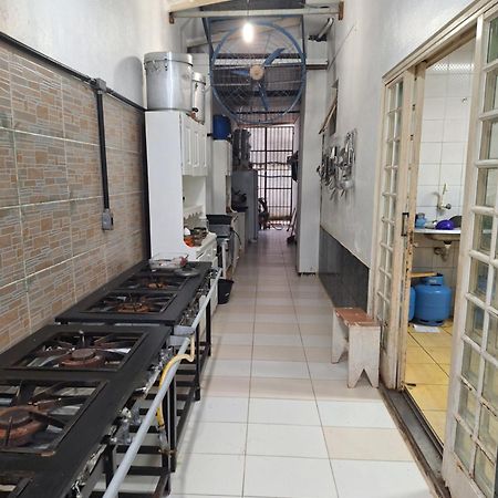 Quarto Triplo Com Banheiro Em Pousada E Restaurante Манаус Экстерьер фото